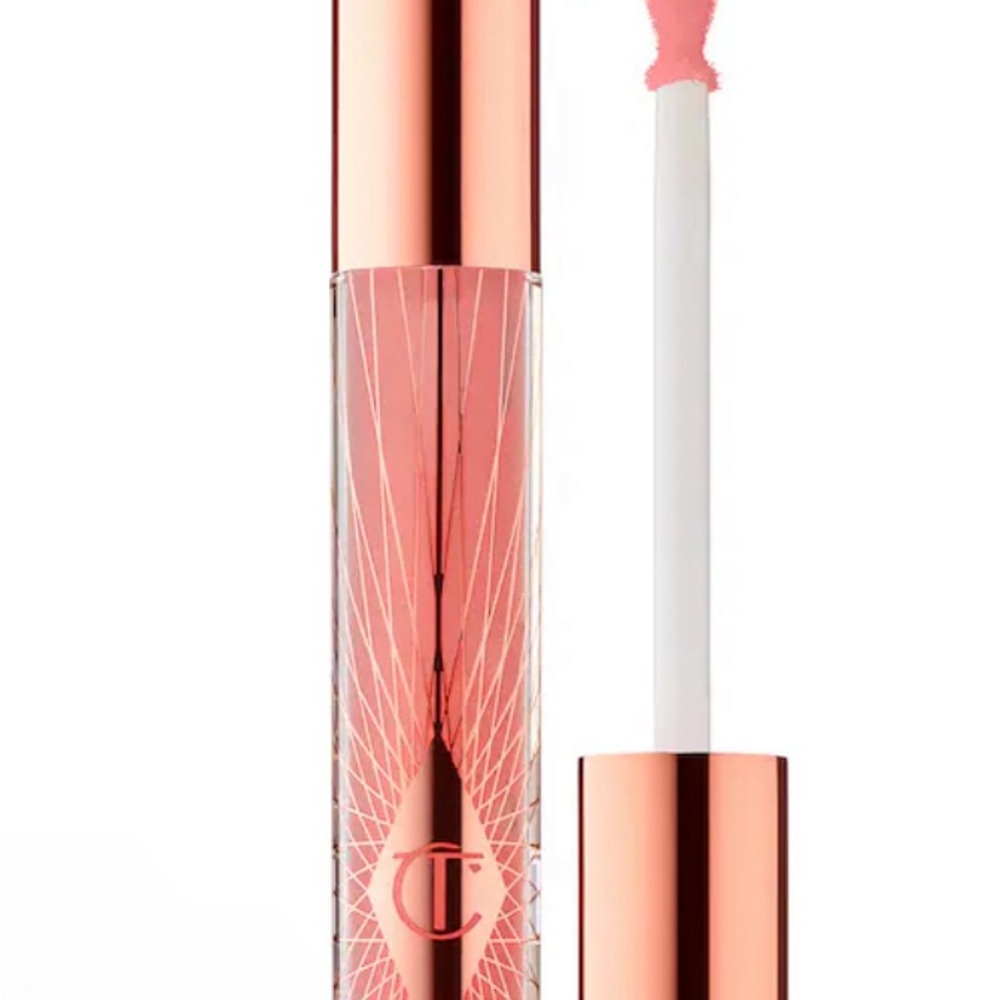 Charlotte Tilbury
Collagen Lip Bath Gloss-Peachy Plump